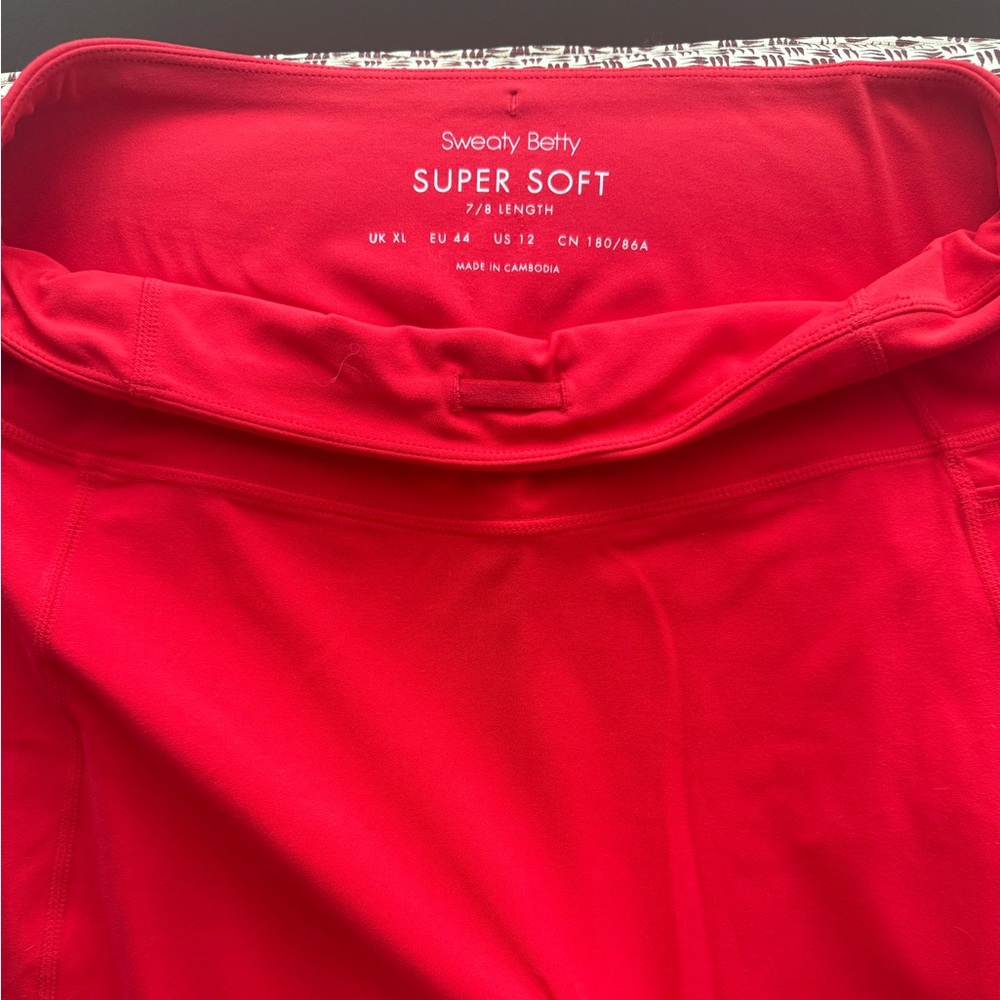 Sweaty Betty Super Soft 7/8 Length Leggings XL red